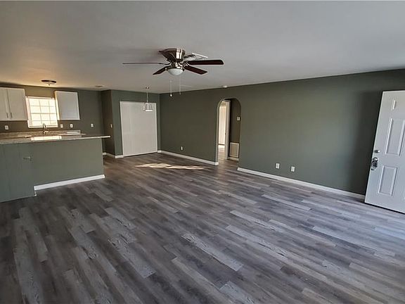 5th image of 27713/715 Tennessee St