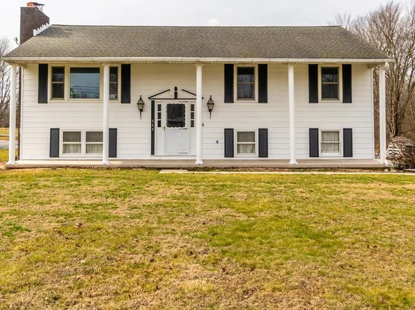 545 Hanover St, New Oxford, PA 17350