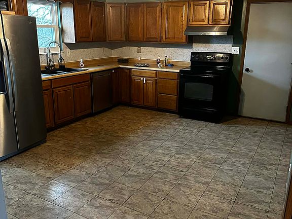4th image of 13244 Shawnee Dr