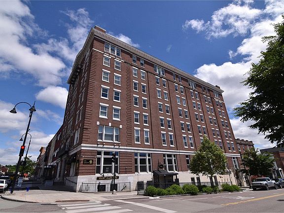 3rd image of 131 Main Street #707