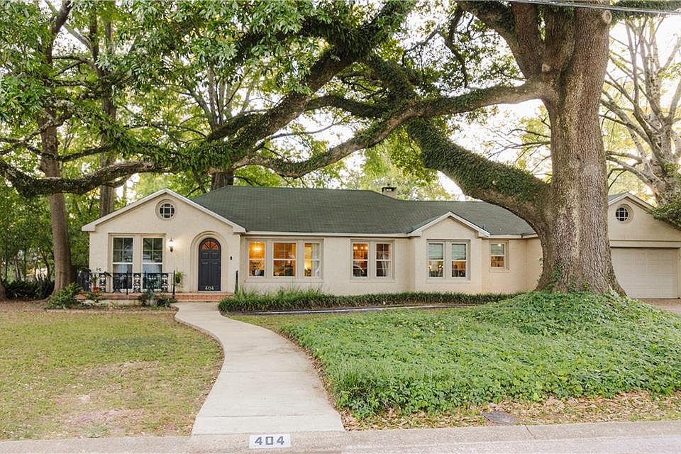 1st image of 404 Hillcrest Dr