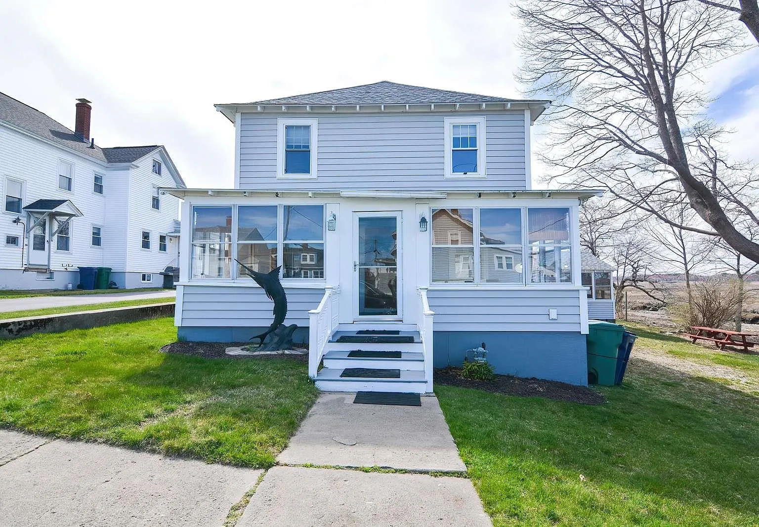 3 bed, 2.5 bath, 1490 sqft, $3,200 — Photo 1