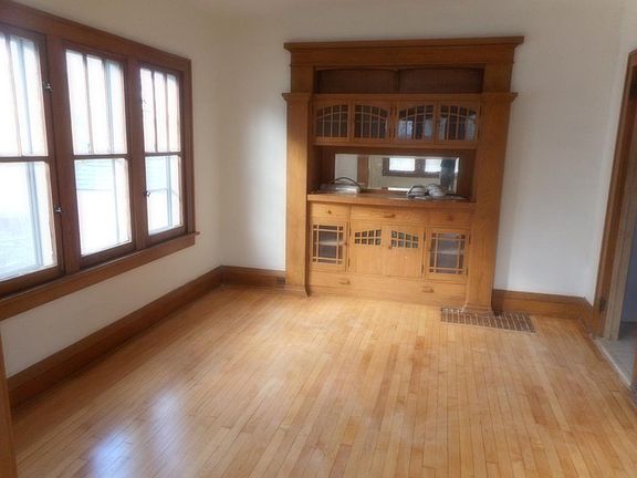 2nd image of 3431 Fremont Ave N