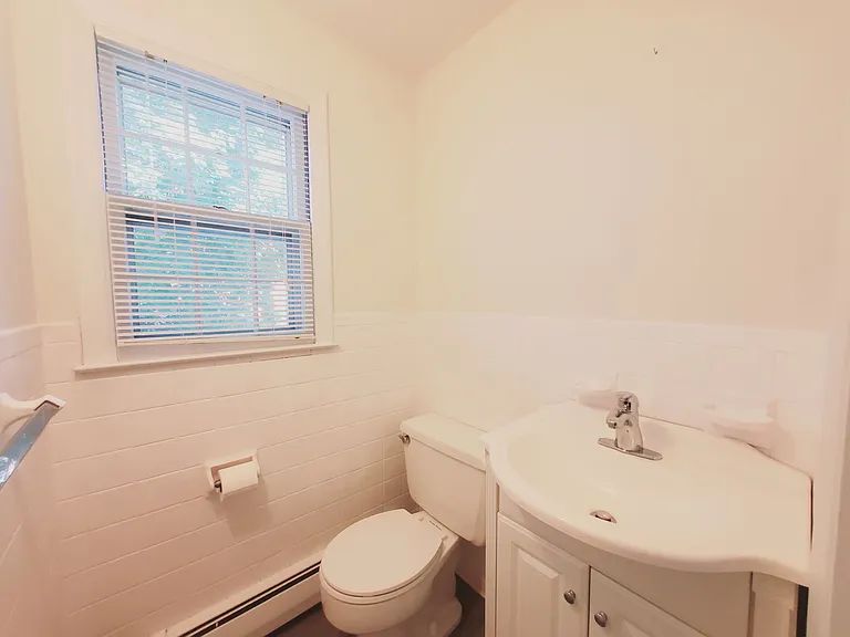 15 Elmwood St — Photo 4