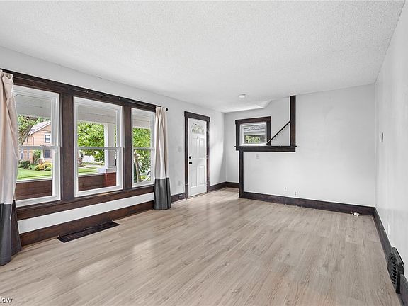 4th image of 1643 7th St