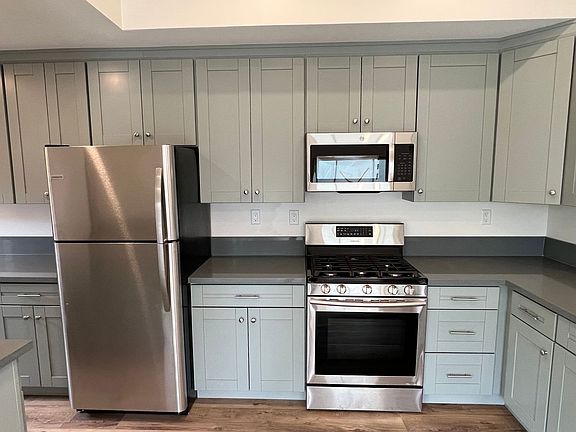 3rd image of 159 W 10th Ave #36a11f677