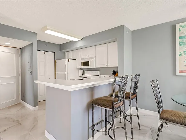 1265 Wildwood Lakes Blvd #102 — Photo 3