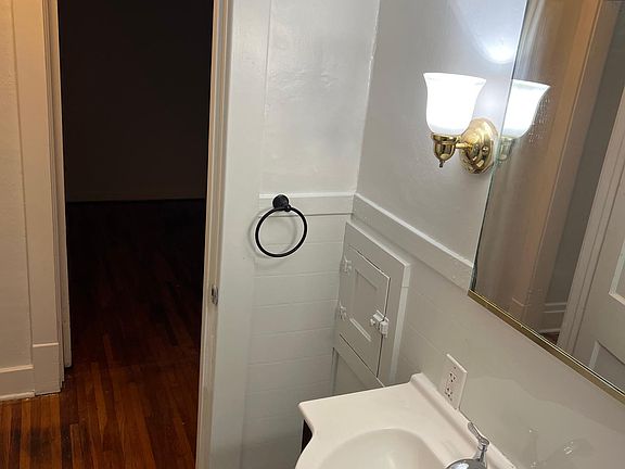 5th image of 2561 Genesee St #2