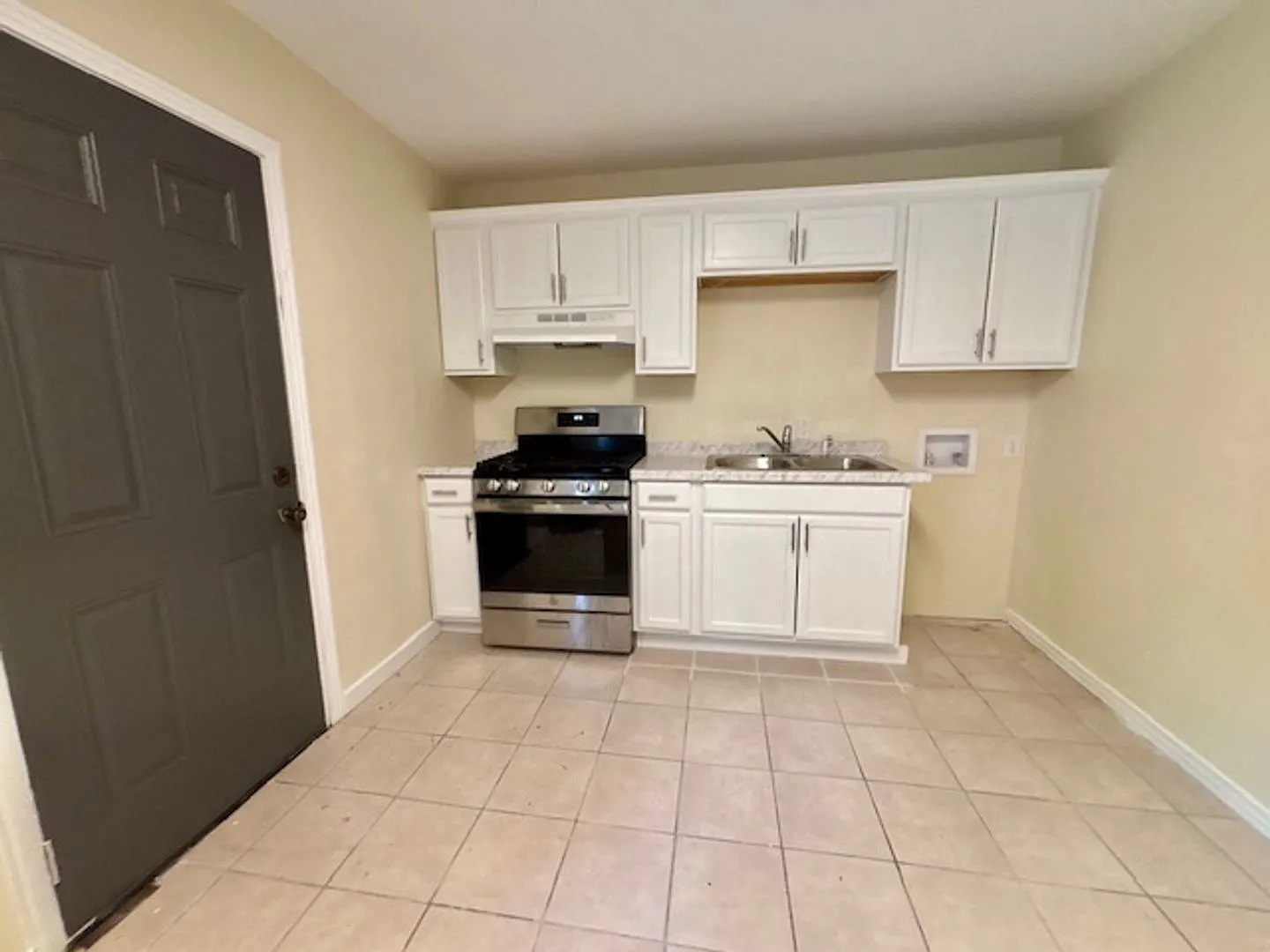3 Bedroom Single Family House 6804 Anders Dr in Mobile, AL 36608 — Photo 2