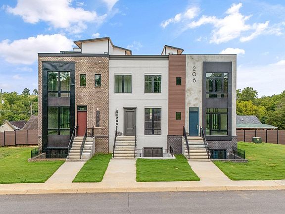 3rd image of 208 Granite Dr