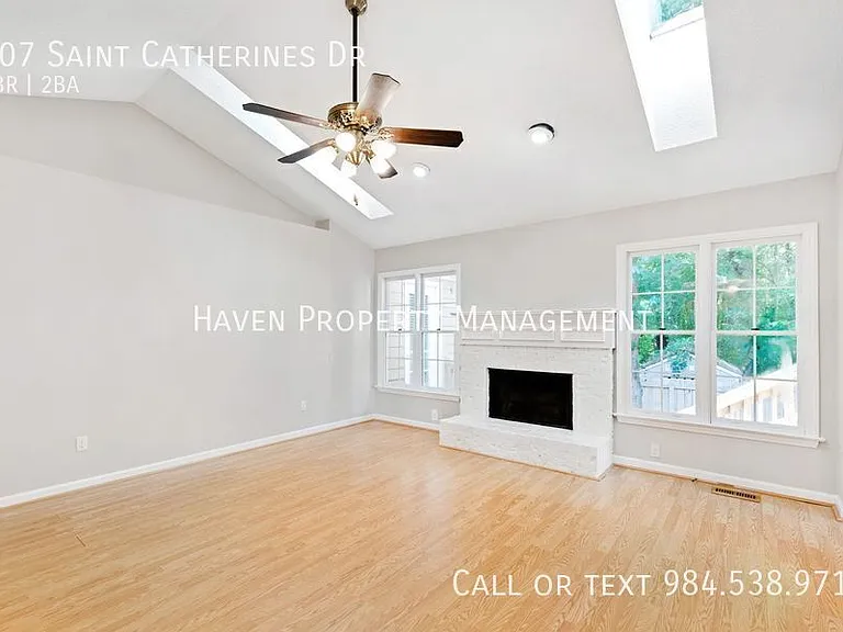 707 Saint Catherines Dr — Photo 4