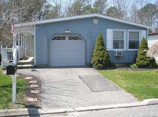 131 Village Circle West, Manorville, NY 11949