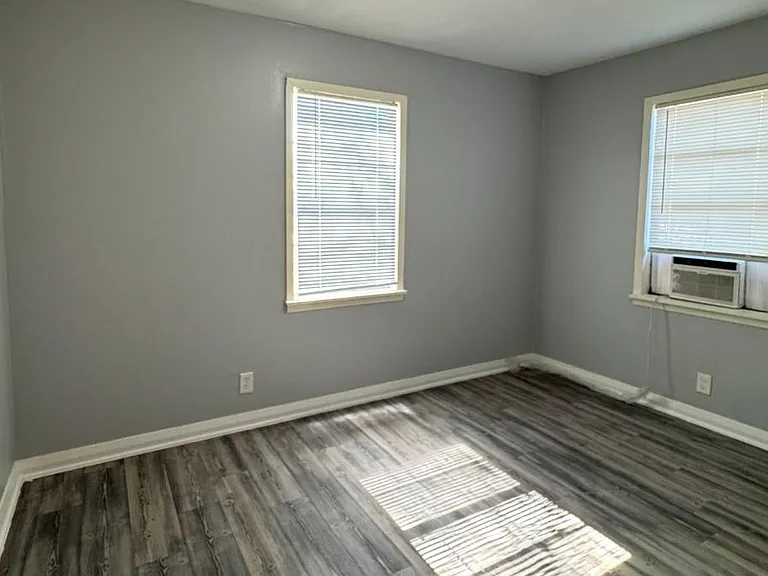 3270 Christopher St — Photo 14