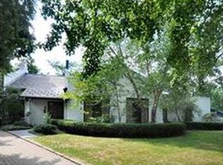 1071 Lyndhurst Dr, Pittsburgh, PA 15206