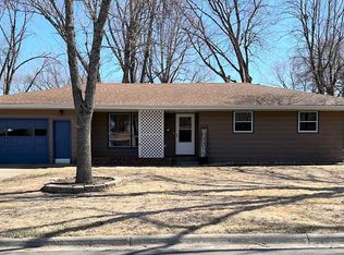 2002 Ross St, Yankton, SD 57078