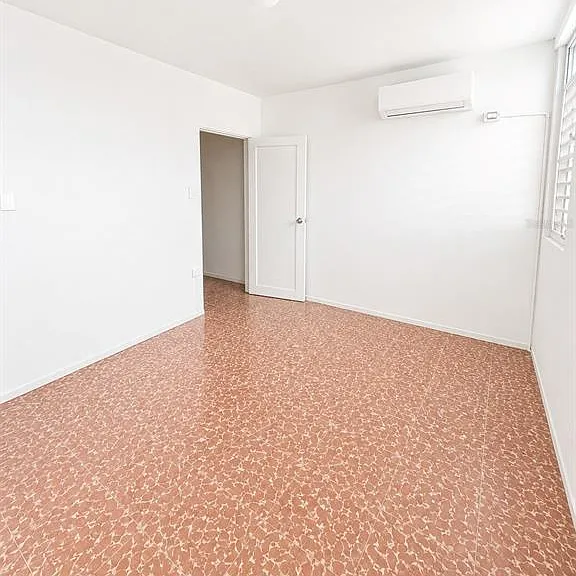 2844 Avenue Roosevelt #303 — Photo 7