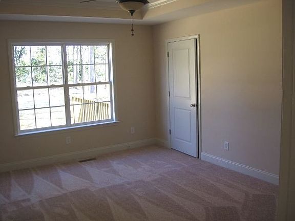 5th image of 308 Farmway Dr SE