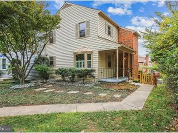 7826 Heatherton Ln, Potomac, MD 20854