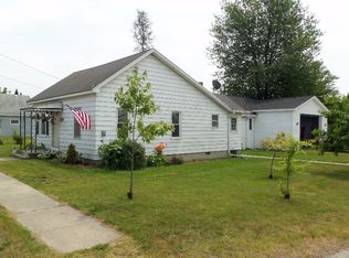 208 E 2nd St, Pinconning, MI 48650