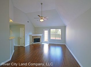 1135 Breezy Valley Dr, Cordova, TN 38018