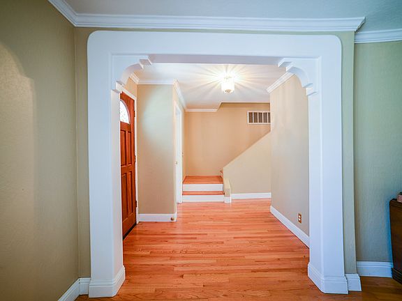 4th image of 136 Briarwood Dr