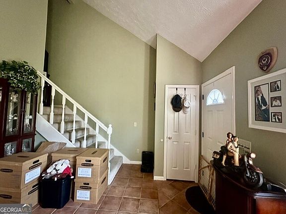 2nd image of 1332 Woodlawn Cir