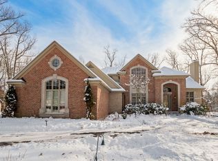 4880 Dow Ridge Rd, Orchard Lake, MI 48324