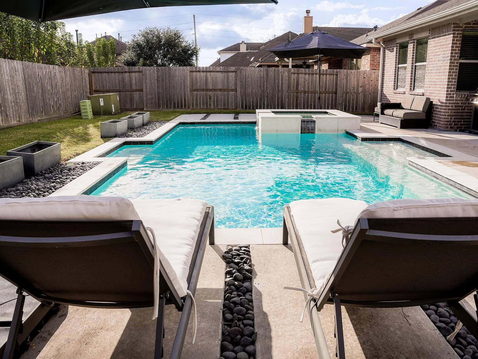 3 bed, 2.0 bath, 1601 sqft, $2,900 — Photo 4
