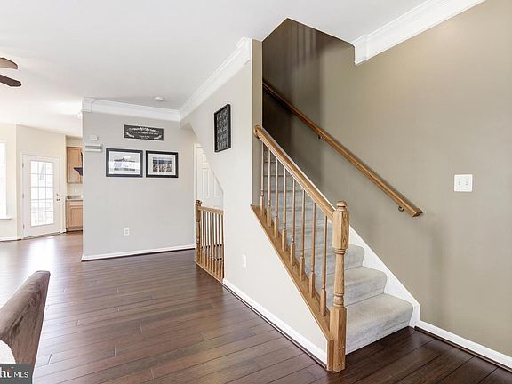5th image of 541 Legrace Ter NE