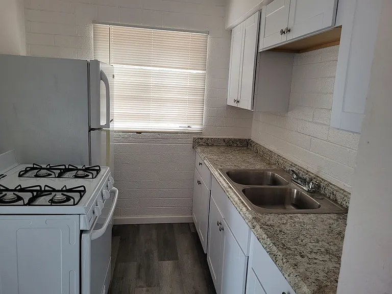 2733 S Sunland Vis — Photo 7