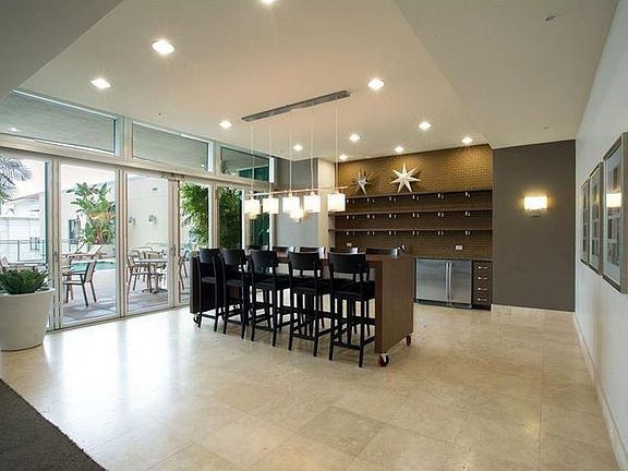 4th image of 400 4th Ave S APT 1107