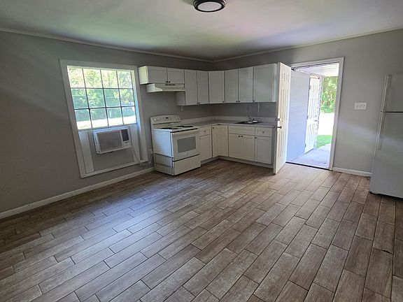4th image of 37168 6th St #1