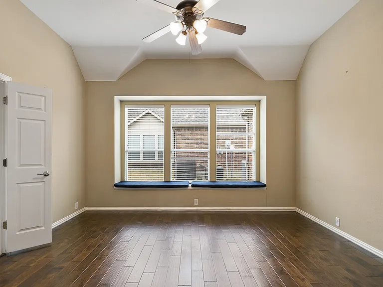 5128 Oceana Dr — Photo 21