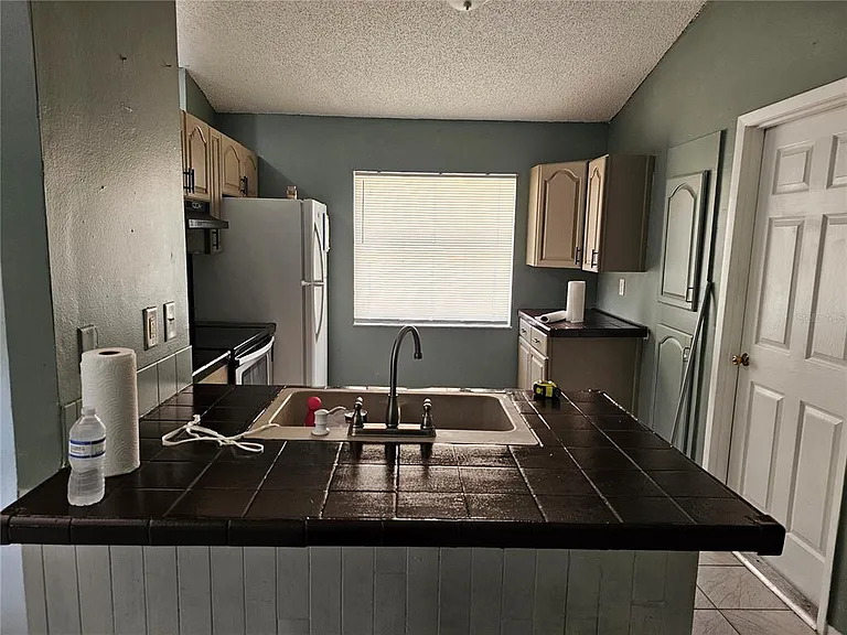 102 Whitehall Way — Photo 9