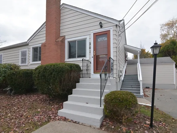 201 Sunnyside Rd, Norwood, MA 02062