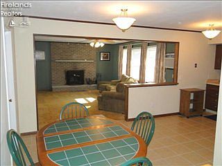 4th image of 2710 Peterson Ln