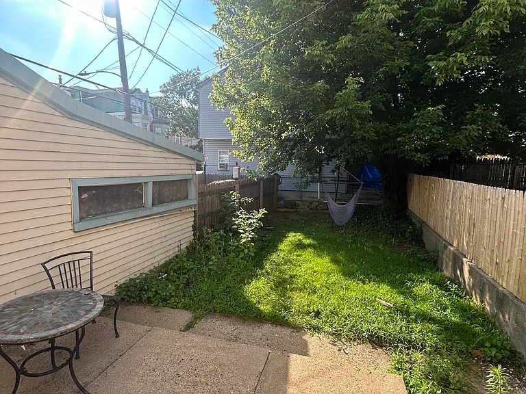 402 Lyceum Ave #A — Photo 14