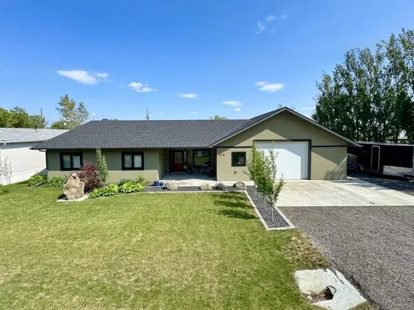 412 NE Queen Ave, Monarch, AB T0L 1M0