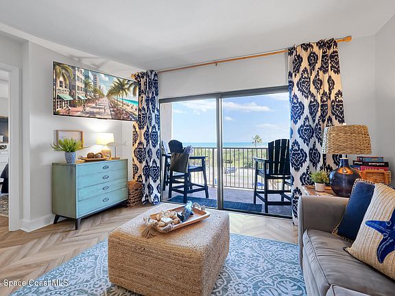 5th image of 7520 Ridgewood Ave APT 404