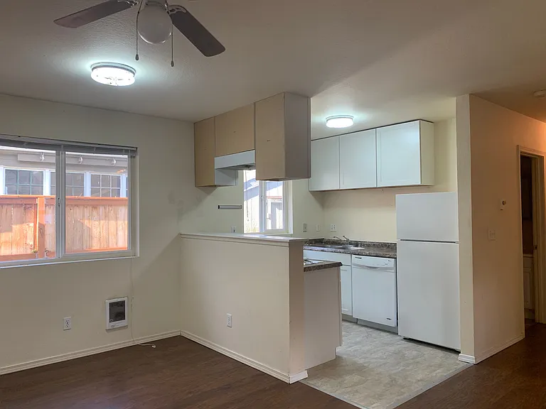 1622 Lincoln St — Photo 3
