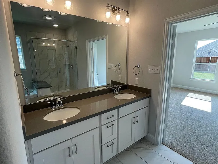 136 Glenwood Dr — Photo 12