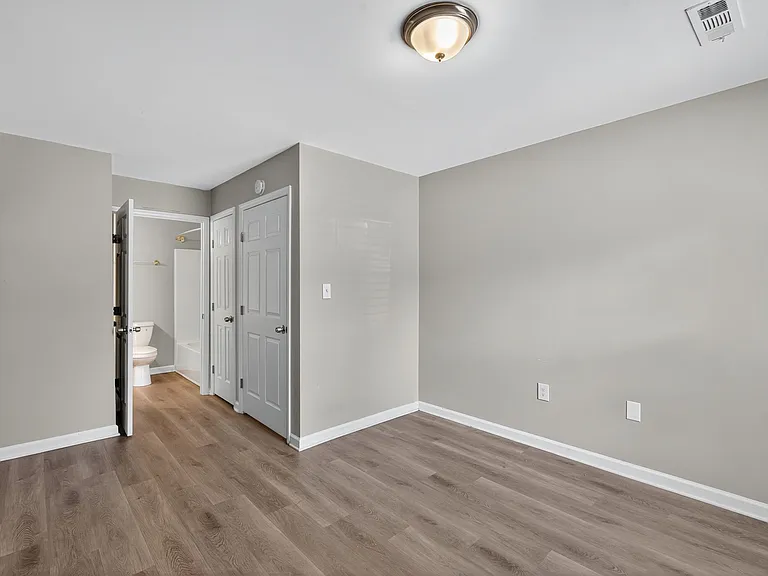 Nevin Place Apartments — Photo 46