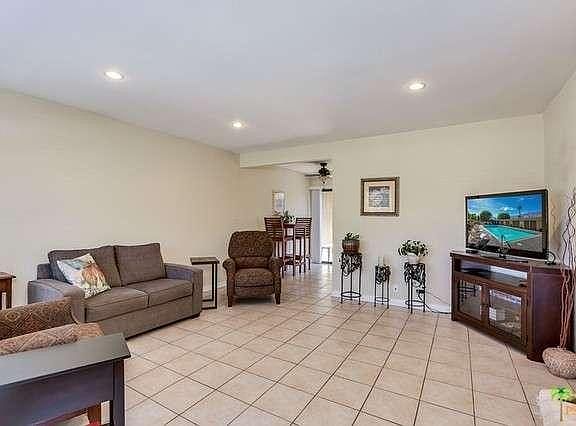 2nd image of 426 Bradshaw Ln