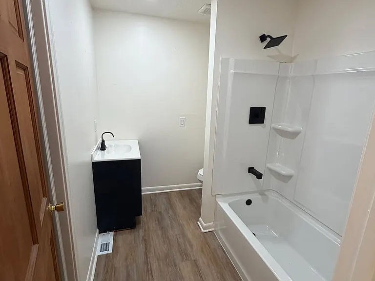 5115 Mathews Ave — Photo 5
