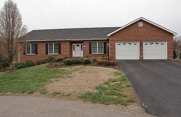 3rd image of 1421 Cravens Creek Ln SW