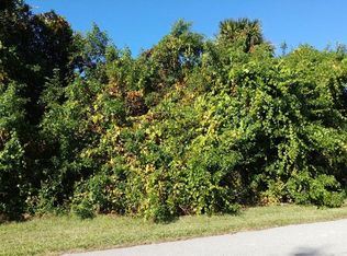 633 Rolling Hill Dr, Sebastian, FL 32958