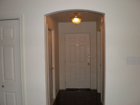 4th image of 1800 Yuron Trce APT A