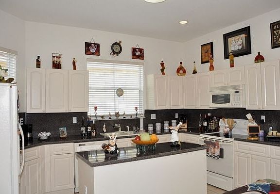 5th image of 18401 NW 88th Pl
