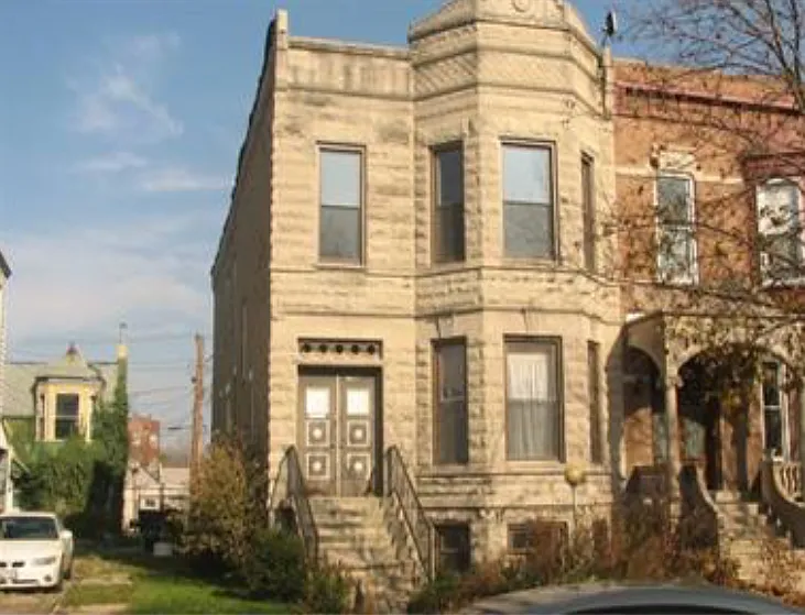3 bed, 1300 sqft, $1,800 — Photo 1