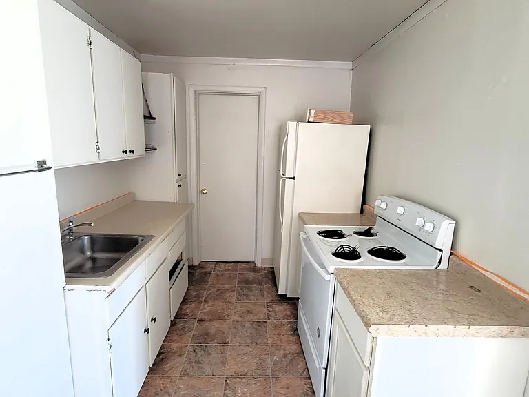 518 E Walnut St #1/2 — Photo 9
